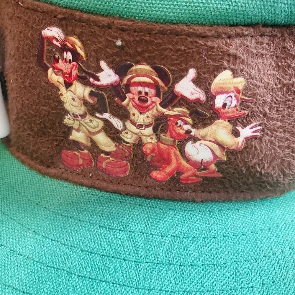 DISNEY PARKS WALT DISNEY WILDLIFE SAFARI HAT. YOUTH. GREEN